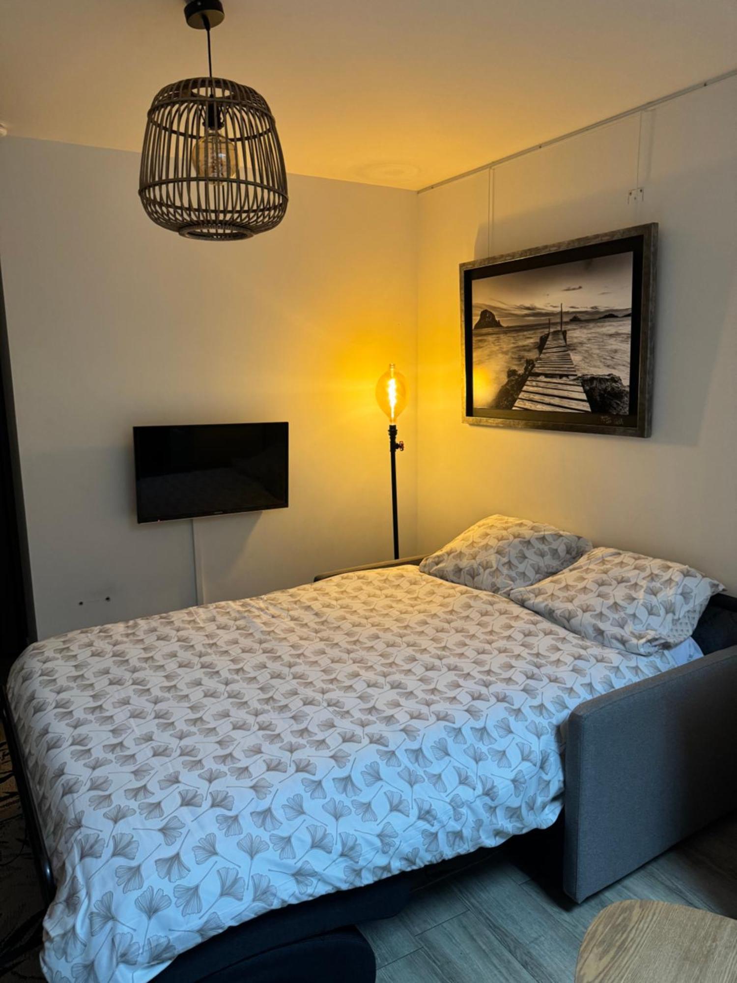 Appartement Cosy Face A La Basilique Saint Remi Реймс Екстериор снимка